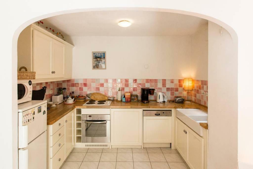 Villa Soraya , Quiet Location With Big Garden Near Beach And Old Town Of Nicea Zewnętrze zdjęcie